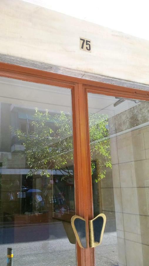 7 Stars Near Metro Apartment Athens Luaran gambar